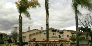 3Br 2 1/2Ba, 2 Story Condo Avail May 1st short term lease Gallery 1