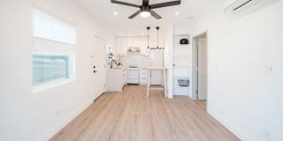 2540 1/2 Commonwealth Ave Gallery 6