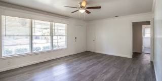 Centrally Located 3 Bedroom 2 Bathroom house! Gallery 14