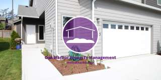 3 Bed 2.5 Bath - Townhome - Ft Nugent Park - NAS Whidbey Gallery 1