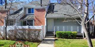 4 Bd 2 Bath Townhome Over 2100 sq ft Gallery 1