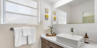 365 N Shore Dr Gallery 36