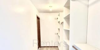 2048 Walnut Street Gallery 25