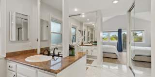 Spacious and Bright Furnished 4 Bedroom Home in Gated Community Gallery 26