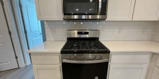 Modern 3-Bed, 2.5-Bath Home with Quartz Counters, Central A/C, and Prime Location! Gallery 7