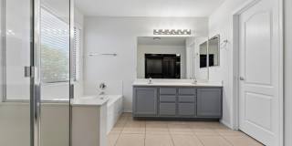 18024 W Maui Lane Gallery 31