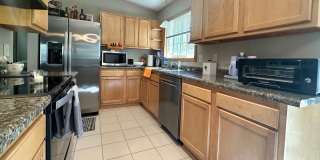 3 Bedroom House in Maple Grove Gallery 1