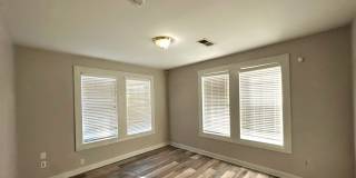 RHODES AREA 4 Bedroom /2.5 Bath House! Gorgeous New Floors Gallery 18