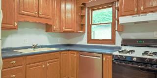 nice renovated 4 Bed 3 Bath Gallery 53
