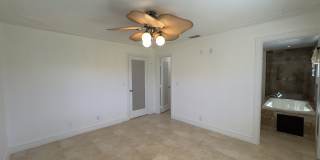 Lakefront 2BR Home in 55+ Leisureville Community Gallery 29