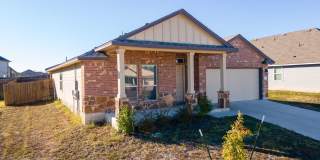 Beautiful 4bed/2 bath Gallery 1