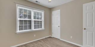 Spacious 4BR/2.5 Bath in the Jacksonville Commons Area Gallery 19