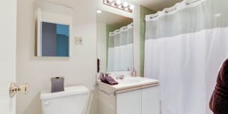 Crystal Plaza Apartments Gallery 63