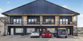 *August 2027* Great Downtown Apartment! One Block from Downtown! Gallery 5