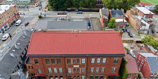*Beautifully Updated & Unique 1BD/2BA Condo Unit Available in South Side* Gallery 35