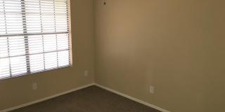 **MOVE-IN SPECIAL 50% OFF MOVE-IN MONTH!!!!** **BEAUTIFUL 3br/2ba TOWNHOME (ELLIOTT & ARIZONA AVE)** Gallery 15
