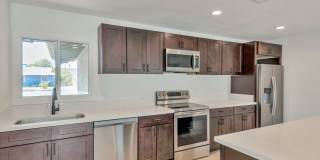 Amazing Tri-Level home close to ASU.  Pool and 2 Car Garage Gallery 11