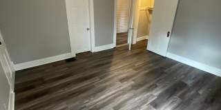 *August 2028* 5 Bedroom house 1 block off Kirkwood FULLY RENOVATED Gallery 25
