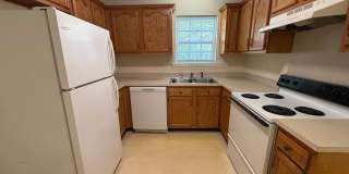 2BR/2BA Duplex in Cherry Meadows! Gallery 6