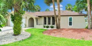 Fully Furnished Gulf Access w/ Boat Lift Gallery 3