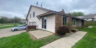 New Renovated 2br/1ba Townhome in Apple Valley - Ask about our deposit-free move in's with Obligo! Gallery 1