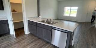 Beautiful new 4 bedroom in Bixby Gallery 1