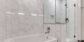 1010 Waugh Apartments Gallery 15