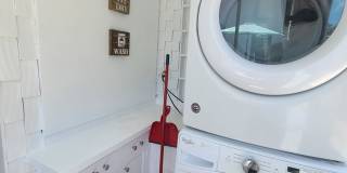Charming 2 Bed 1 bath "fully furnished monthly rental" in La Jolla Village. Gallery 6