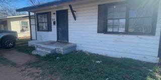 3 bedroom, 1 bath Gallery 1