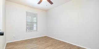 Modern 4-Bedroom House Near Leon Valley Gallery 13