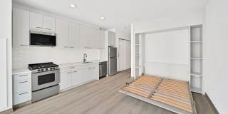 Triangle Square Gallery 38