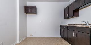 500 S Laramie Gallery 17