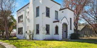 326 E Mistletoe Ave - 2 Gallery 1