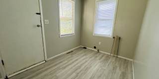 For Rent: 1213 W 17th St. 2 bedroom 1 bathroom Home! Nice porch! Nice back yard! New flooring! Washer & dryer hookups! Gallery 6