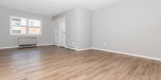 London Square Gallery 25