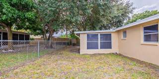 Charming 2BR House in Port Richey Gallery 16