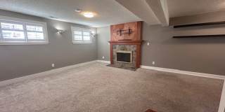 Charming 4 Bedroom Residence with Expansive Yard Gallery 21