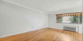 Bright Updated 2-Bed Condo with Vintage Charm Near Wash Park & Cherry Creek Gallery 15