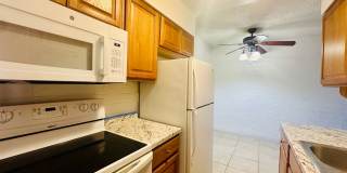 Desert Atrium - Studios, 1 Bedrooms and 2 Bedrooms in Great Location! Community Pool! Gallery 6