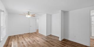 1720 Bagby Avenue Gallery 20