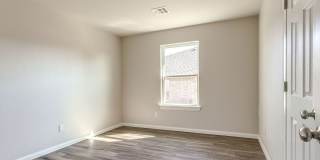 Pet-Friendly 3-Bed Home – Move-In Ready with Garage Gallery 17