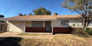 Spacious 3 bedrooms 2 bathrooms home on corner lot. Gallery 1