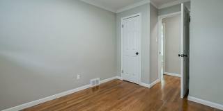 $2300 3 bed 2 bath bungalow Gallery 21