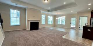 Beautiful home featuring 4 Bedrooms, 3 Full Baths, Flex Space/Office located in the highly sought after Powdersville Area! Gallery 9