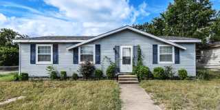 A cozy 3-bedroom, 2-bathroom home nestled on a corner lot Gallery 4