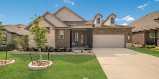 Veramendi House with Tons of Upgrades / Fridge Included / Built in Grill on Patio / NBISD Gallery 1