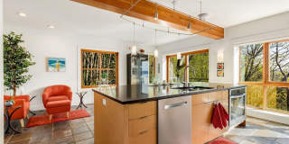Architectural Seattle Masterpiece with Panoramic Water Views Gallery 22