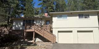 Large furnished mountaintop cabin with 2 car garage and hot tub Gallery 1