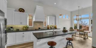 Beautiful  home in Entrada! Gallery 5