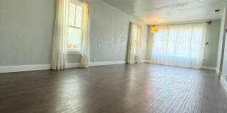 *Charming 2 Bedroom Home in Roseville’s Historic District with Bonus Detached Space* Gallery 4